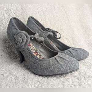 ROCKET DOG Heel Gray Women Shoes Size 8 Carpet Texture